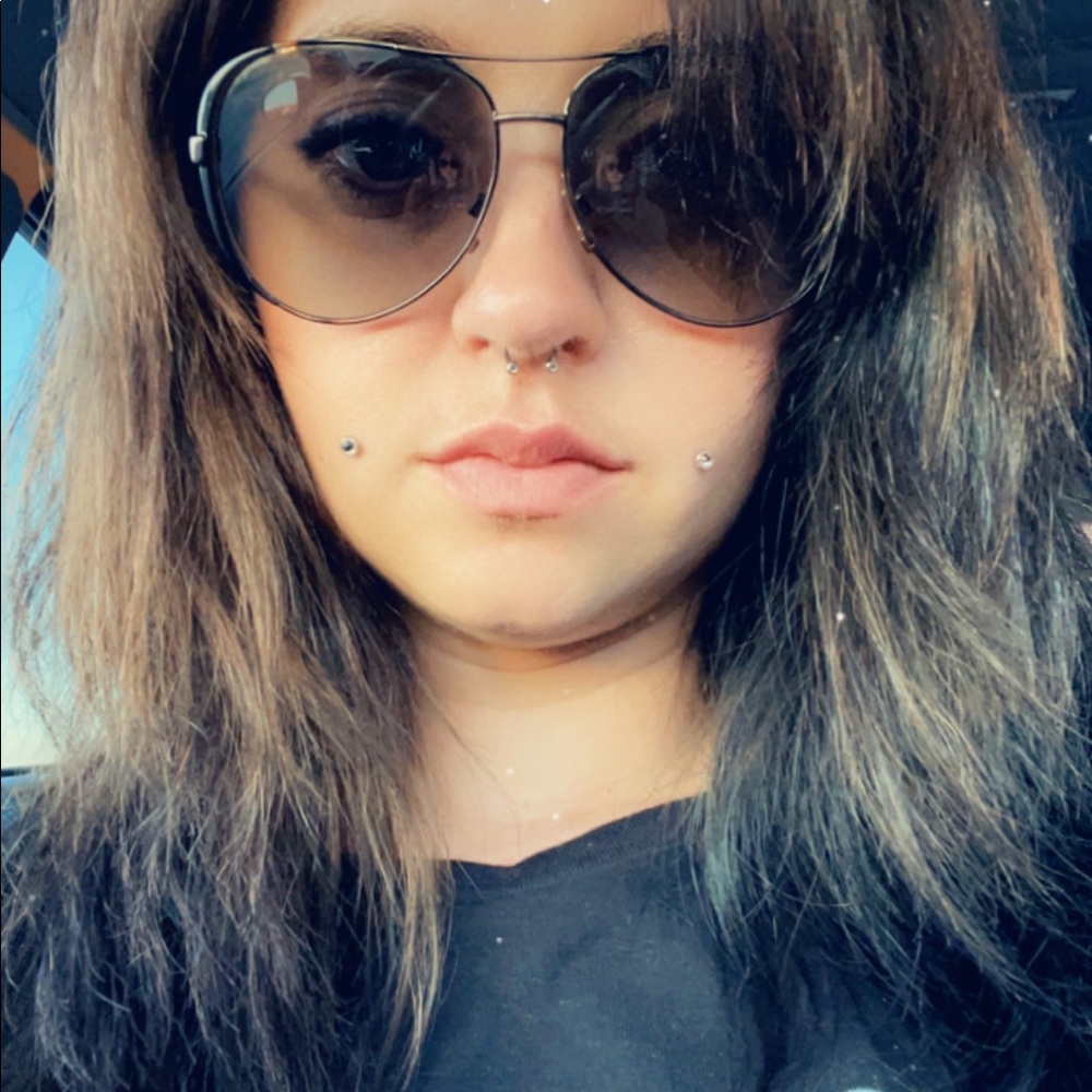 Meet your Posher, Stephanie